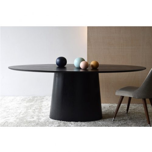 mesa oval preta