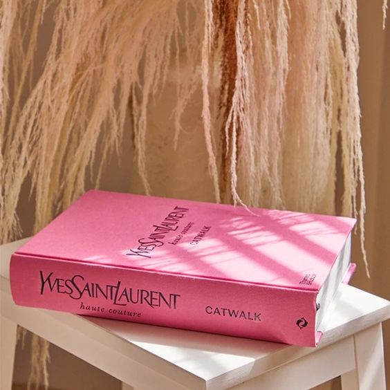 Livro Yves Saint Laurent Catwalk - Image 5