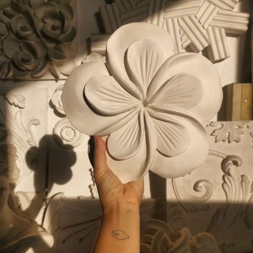 Violeta - Iva Viana sculpture