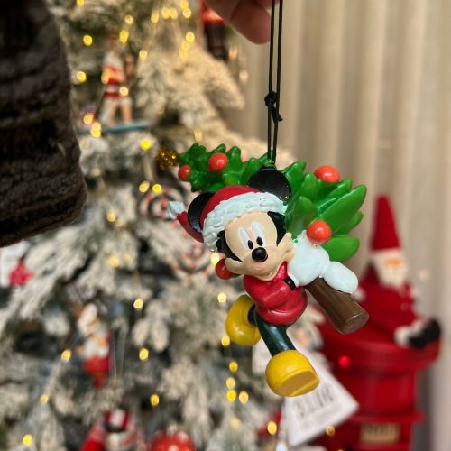 mickey com árvore