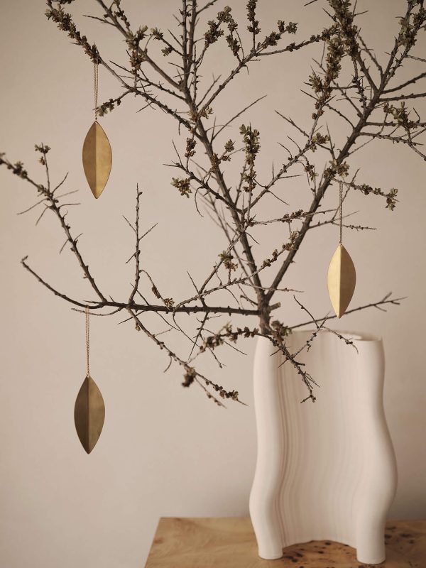 Set 4 Leaf Brass Ornaments