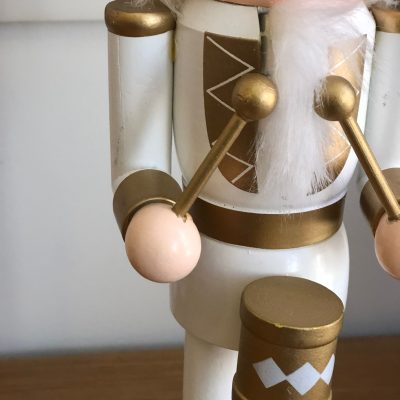 quebra noz Branco e dourado tambor - Image 4
