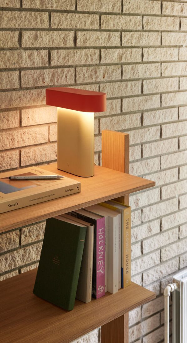 Sleek lamp